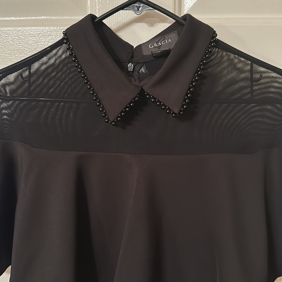 Elegant cape top with shear shoulders - Picture 2 of 6